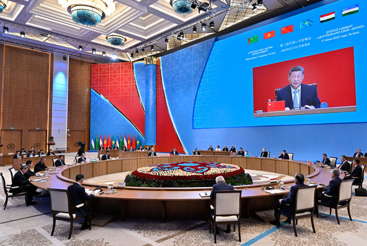 这是习近平发表题为《弘扬“中国－中亚精神” 推动地区合作高质量发展》的主旨发言。新华社记者 殷博古 摄.jpg